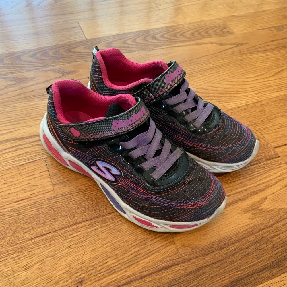 Sketchers girls light up sneakers size 2
